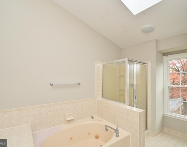 6318 Millwood Circle - Photo Thumbnail 20