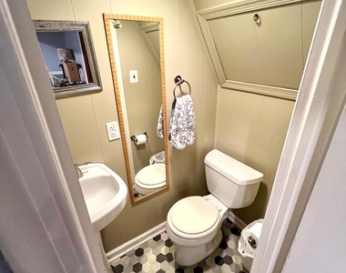 2319 Riverview Terrace - Photo Thumbnail 10