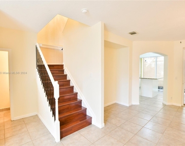 2127 Oakmont Dr - Photo Thumbnail 3