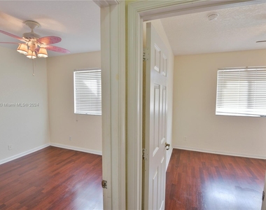 2127 Oakmont Dr - Photo Thumbnail 14