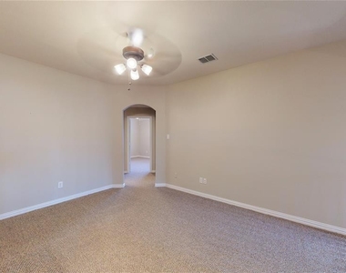 2145 Broadstone Drive - Photo Thumbnail 7