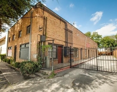 3129 Ross Avenue - Photo Thumbnail 4