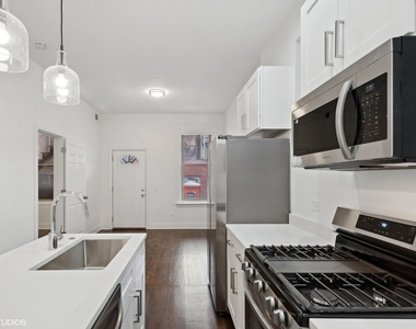 1114 N Wolcott Avenue - Photo Thumbnail 3