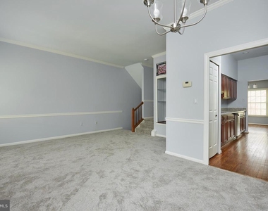 8802 Woodland Dr - Photo Thumbnail 9