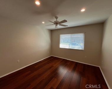 25870 Coombe Hill Drive - Photo Thumbnail 5