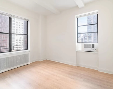 West 71 Street - Photo Thumbnail 2