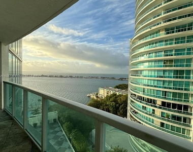 2101 Brickell Ave - Photo Thumbnail 1