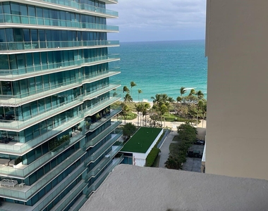 10185 Collins Ave - Photo Thumbnail 4