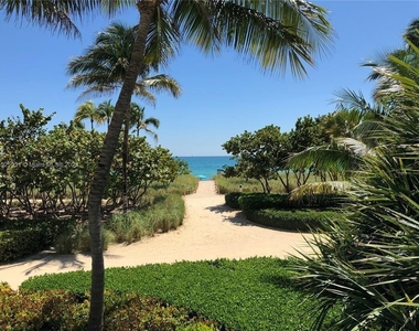 10185 Collins Ave - Photo Thumbnail 25