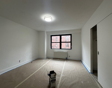 401 East 88th Street - Photo Thumbnail 3
