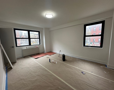 401 East 88th Street - Photo Thumbnail 4