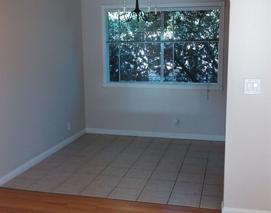 135 Rose Court - Photo Thumbnail 26