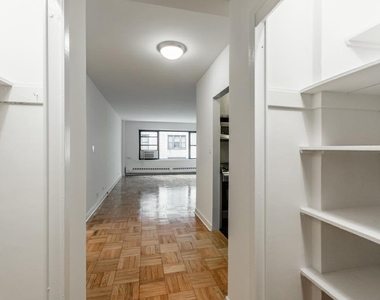 412 East 55th Street - Photo Thumbnail 1