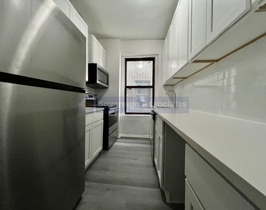 518 West 204th Street - Photo Thumbnail 5