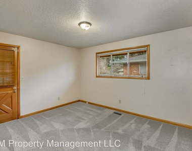 6510 East Evergreen Blvd - Photo Thumbnail 10