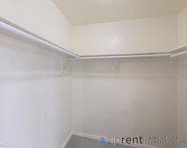 5301 Demaret Ave - 9 - Photo Thumbnail 11