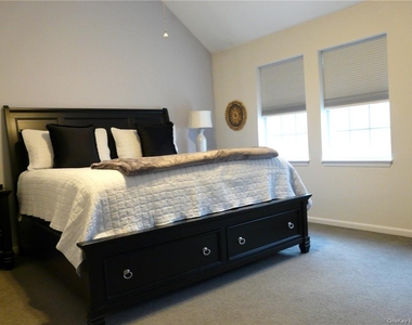 210 Sandpiper Court - Photo Thumbnail 11