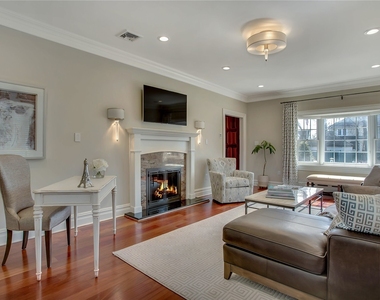 183 Manhasset Avenue - Photo Thumbnail 3