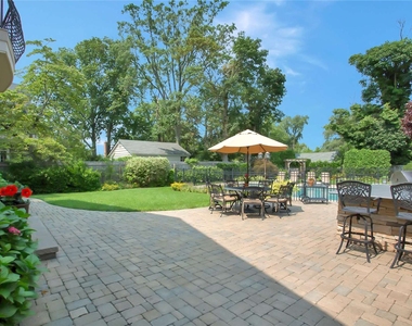 183 Manhasset Avenue - Photo Thumbnail 24