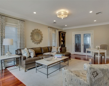 183 Manhasset Avenue - Photo Thumbnail 2