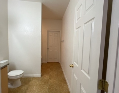 4915 E Russell Road - Photo Thumbnail 32