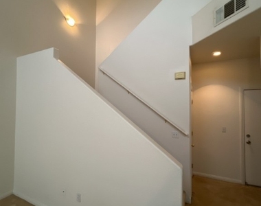 4915 E Russell Road - Photo Thumbnail 17