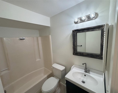 450 N Elmwood Point - Photo Thumbnail 16