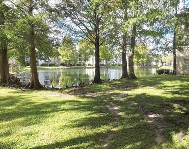 1908 Lake Atriums Circle - Photo Thumbnail 17