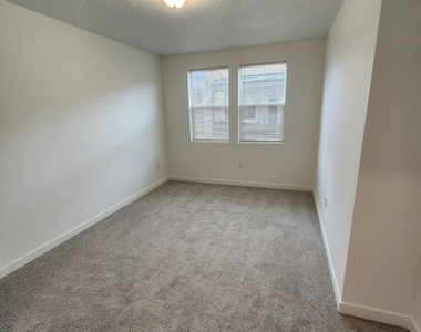 761 W Blue Magic Lane, Unit #303 - Photo Thumbnail 14