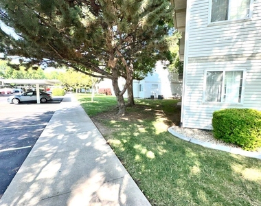 10700 W Halstead Ln - Photo Thumbnail 4