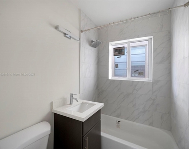 1525 Michigan Ave - Photo Thumbnail 17