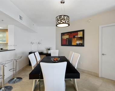 16699 Collins Ave - Photo Thumbnail 7