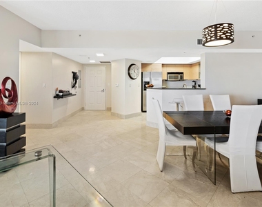 16699 Collins Ave - Photo Thumbnail 6