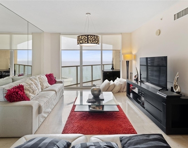 16699 Collins Ave - Photo Thumbnail 4