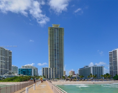 16699 Collins Ave - Photo Thumbnail 1