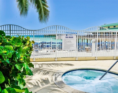 16699 Collins Ave - Photo Thumbnail 9