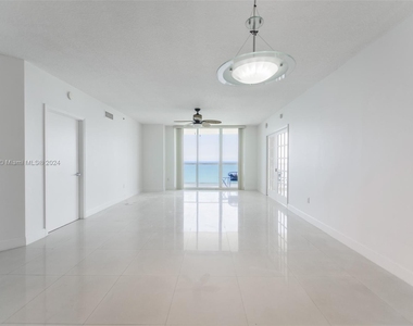 16699 Collins Ave - Photo Thumbnail 11