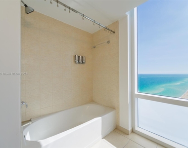 16699 Collins Ave - Photo Thumbnail 27