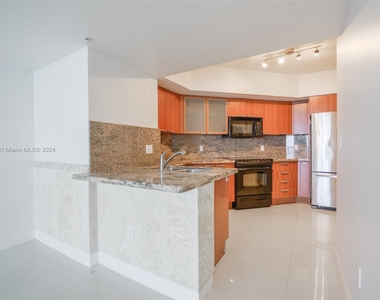 16699 Collins Ave - Photo Thumbnail 16