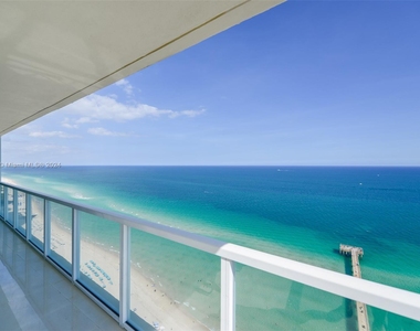 16699 Collins Ave - Photo Thumbnail 2