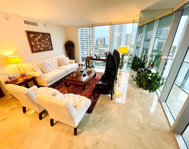 495 Brickell Ave - Photo Thumbnail 7