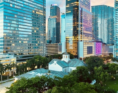 495 Brickell Ave - Photo Thumbnail 27