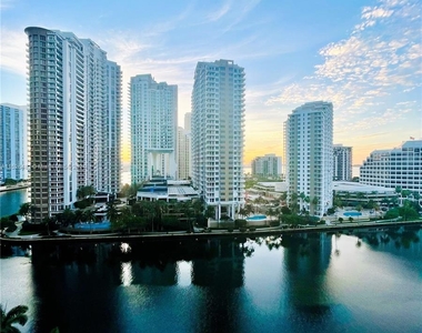 495 Brickell Ave - Photo Thumbnail 26