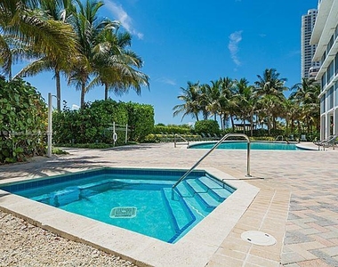 6515 Collins Ave - Photo Thumbnail 6