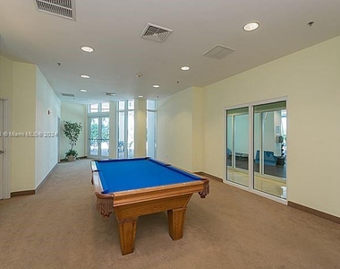 6515 Collins Ave - Photo Thumbnail 9