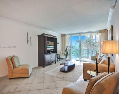 2501 S Ocean Dr - Photo Thumbnail 11