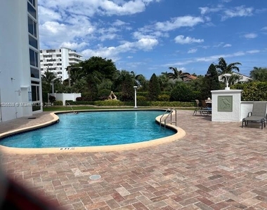 2715 N Ocean Blvd - Photo Thumbnail 20