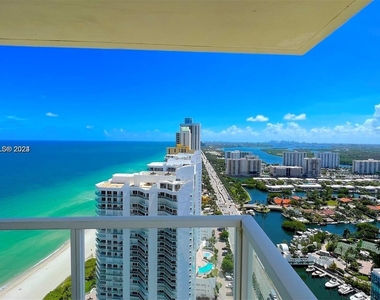 16699 Collins Ave - Photo Thumbnail 4