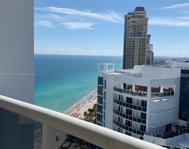 18101 Collins Ave - Photo Thumbnail 5