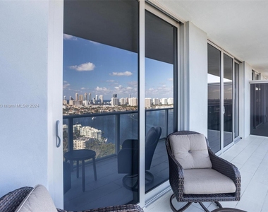 16385 Biscayne Blvd - Photo Thumbnail 5